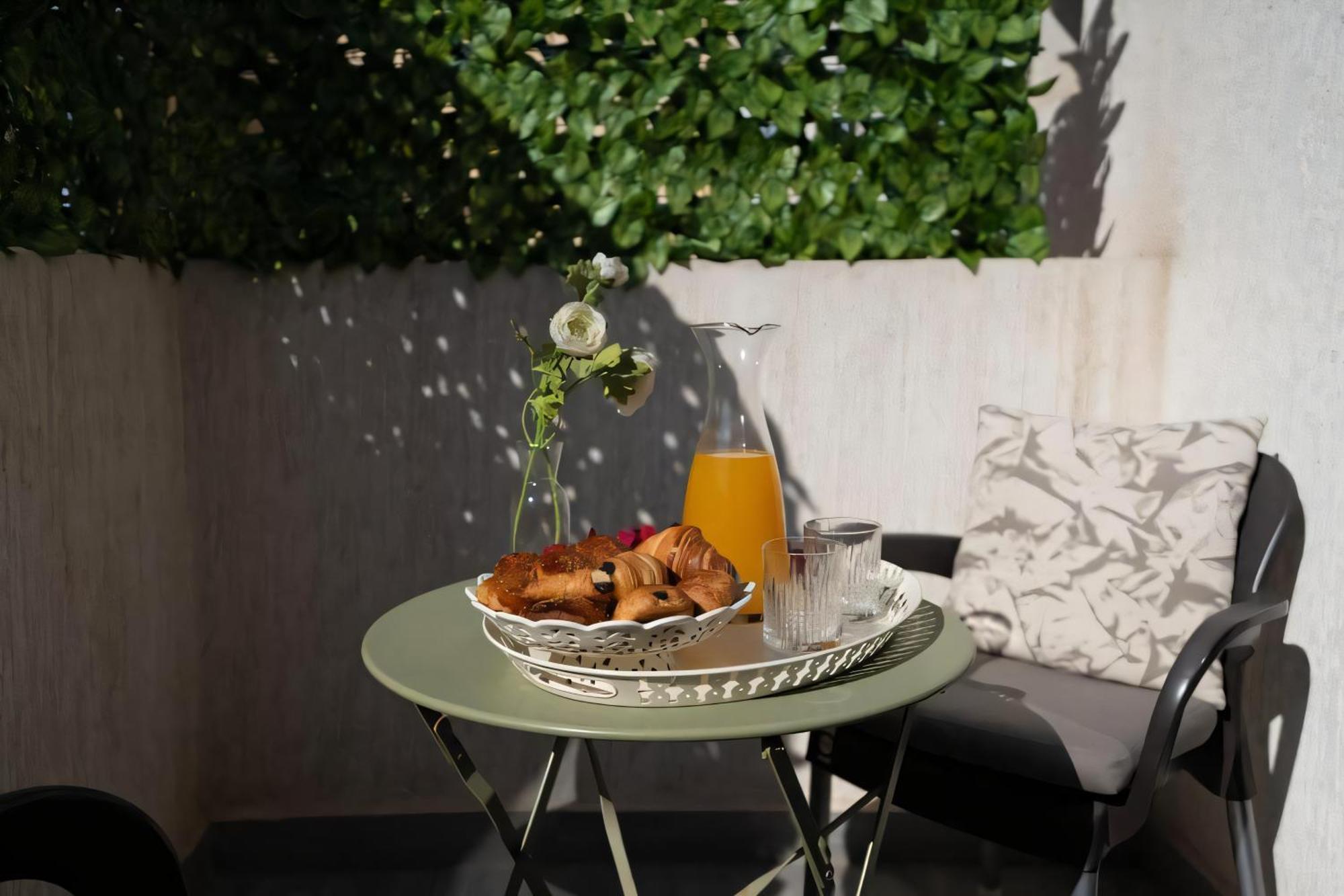 Cosy, Corniche A 2 Min , Parking , Netflix Apartment *