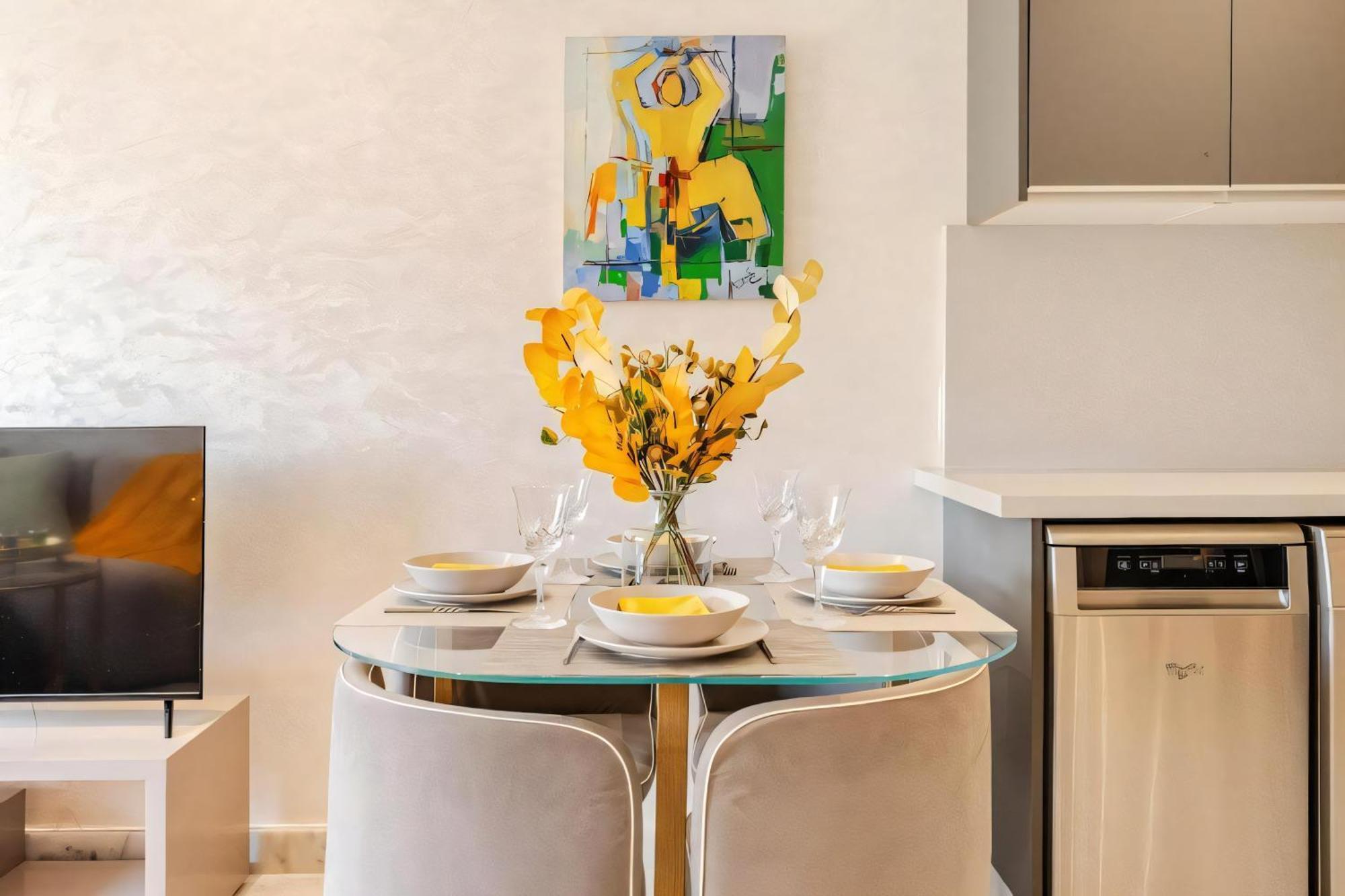 Cosy, Corniche A 2 Min , Parking , Netflix Apartment