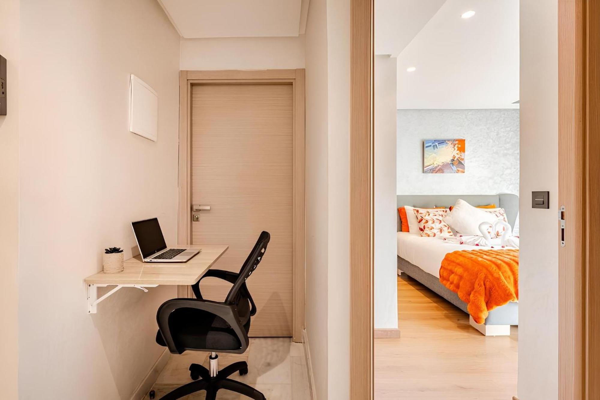 Cosy, Corniche A 2 Min , Parking , Netflix Apartment *