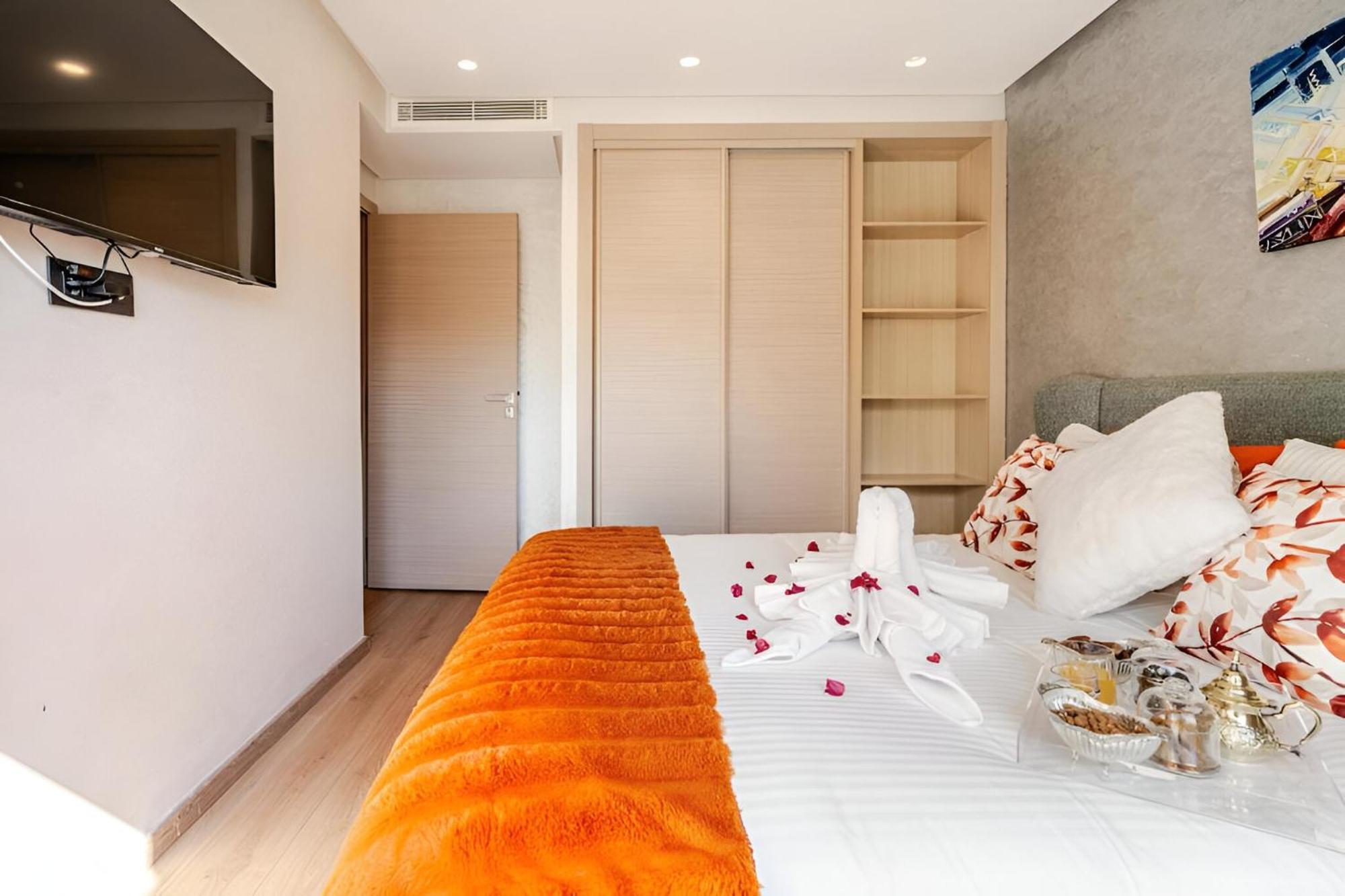 Cosy, Corniche A 2 Min , Parking , Netflix Apartment Casablanca